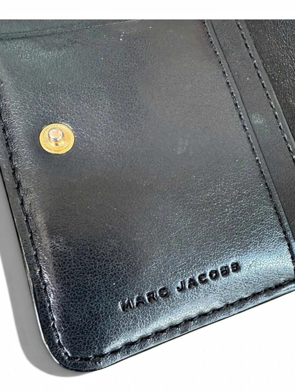 Marc Jacobs Empire City, Mini Compact Leather Coin Wallet in Gray - Picture 7 of 10